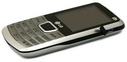 Телефон на 3 SIM-карты LG A290
