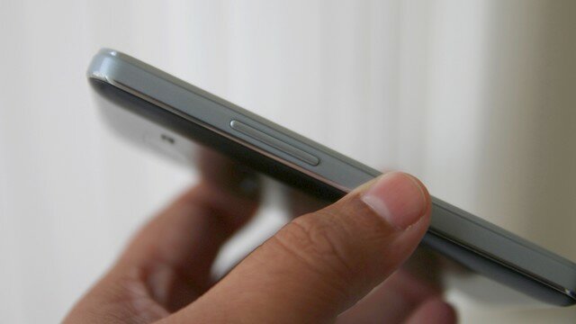 Телефон Samsung Z1 на фото